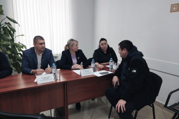 A round table for entrepreneurs and the self-employed was held in Sibai